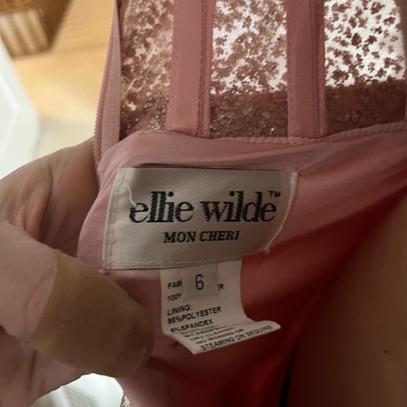 Ellie Wilde Prom/semi/special occasion gown - Picture 4 of 9